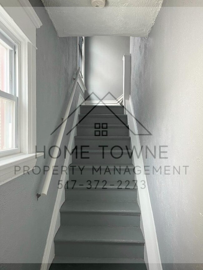 Photo - 810 W Genesee St Apartment