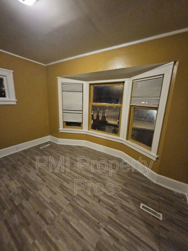 Foto del edificio - 1700 W Meinecke Ave