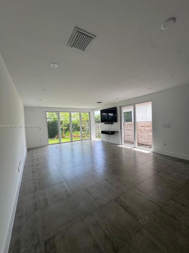 Foto del edificio - 2947 SW 27th Terrace