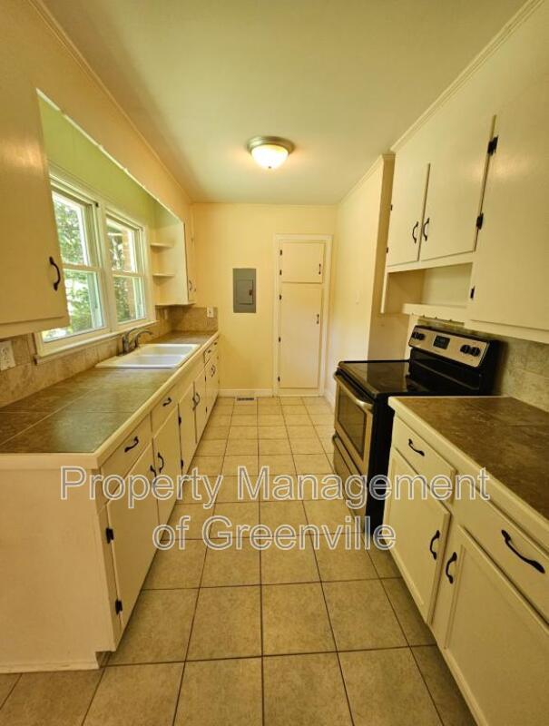 Foto del edificio - 24 Butternut Dr