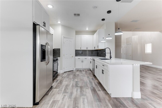 Building Photo - 8807 Red Fox Dr