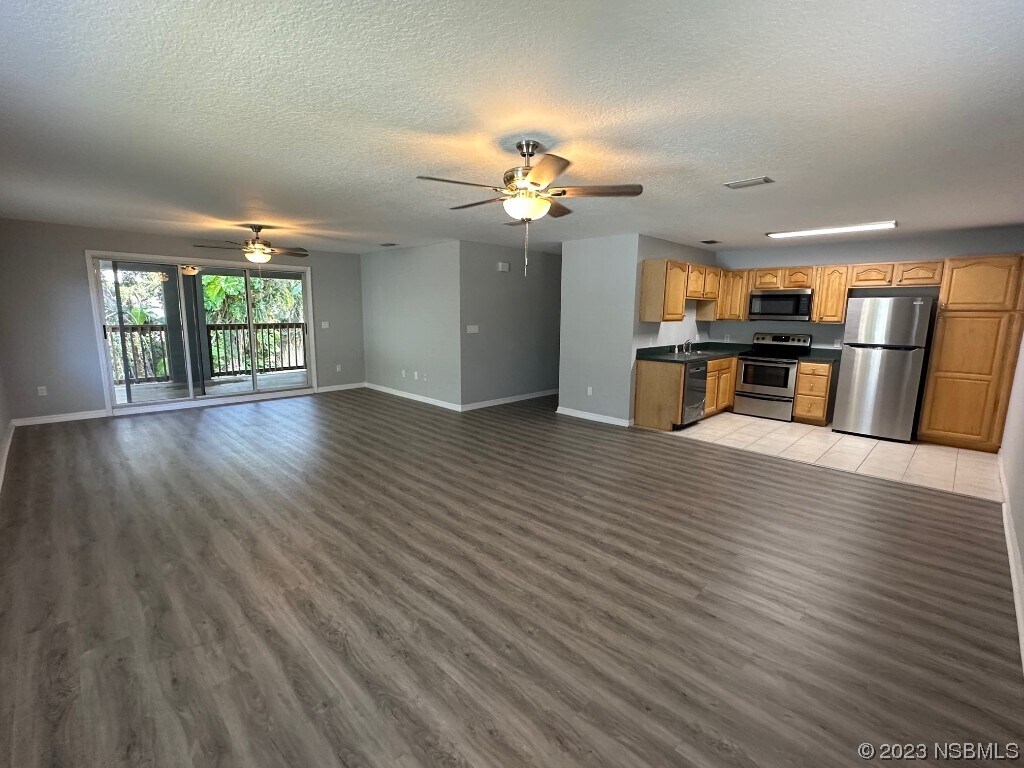 605 2nd Ave E, New Smyrna Beach, FL 32169 Townhome Rentals in New