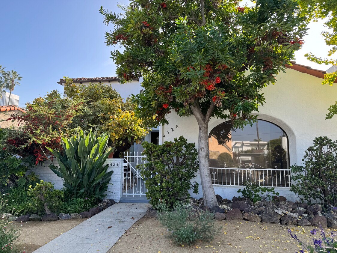 Foto principal - 6128 Maryland Dr