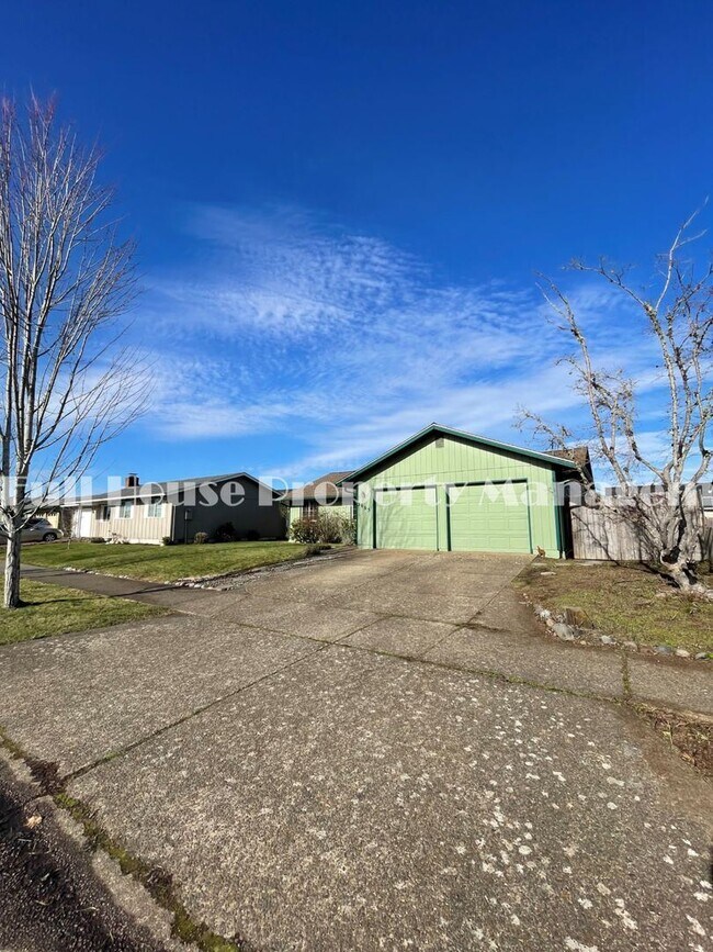 Building Photo - 3 br, 1 bath House - 3665 Plumtree Dr.
