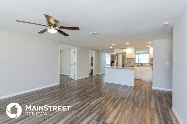 Foto del edificio - 6232 Murdock Ave