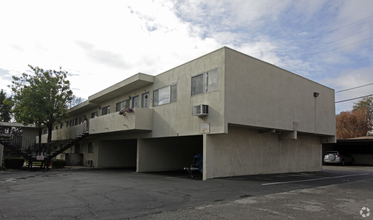 Building Photo - 331 Amber Ct