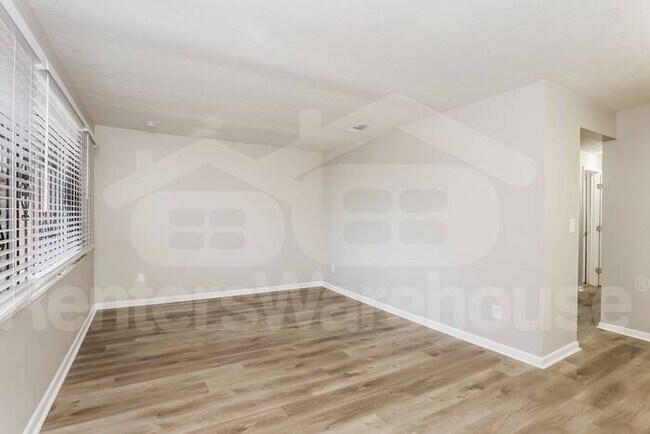 Building Photo - Adorable Northside home