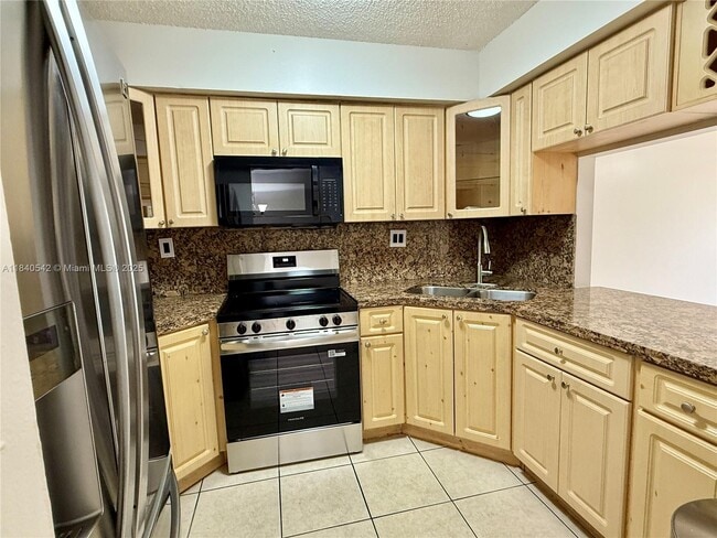Foto del edificio - 5765 W 25th Ct