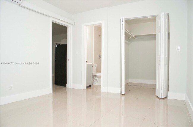 Foto del edificio - 12322 NE 6th Ave