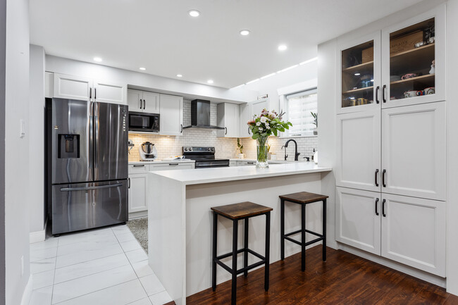 Building Photo - 7540 Abercrombie Dr