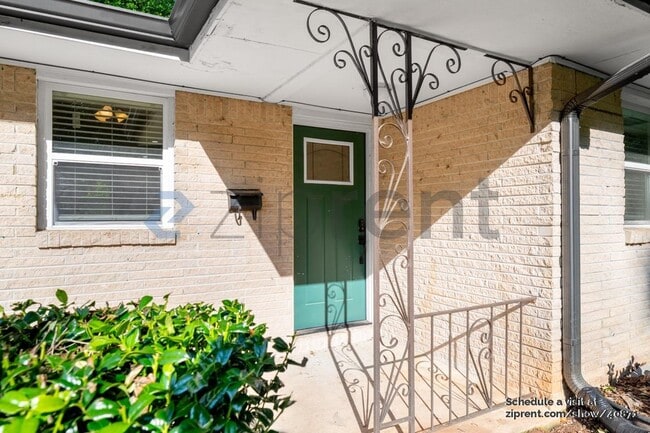 Foto del edificio - 446 Waterford Rd NW
