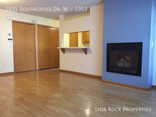 Foto del edificio - 1925 Southcross Dr W