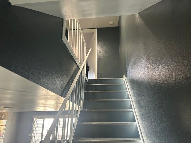 Foto del edificio - 2240 N Legion Dr