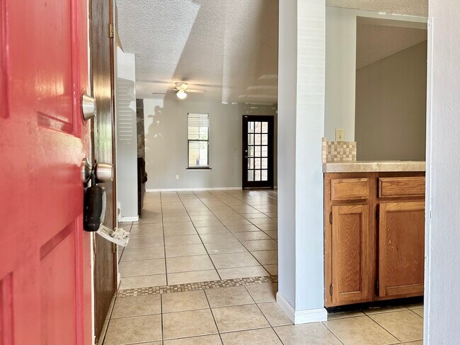 Building Photo - 11244 Shady Glen Dr