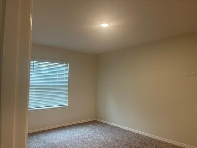 Building Photo - 104 Zinnia Ln