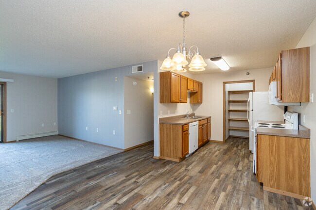 2BR, 1BA - 1020SF - Comedor - Eastern Hills Apartments