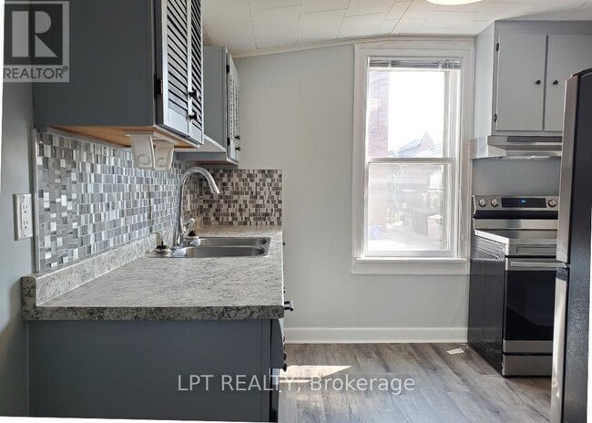 Photo du bâtiment - 57-57 Hamilton Ave N