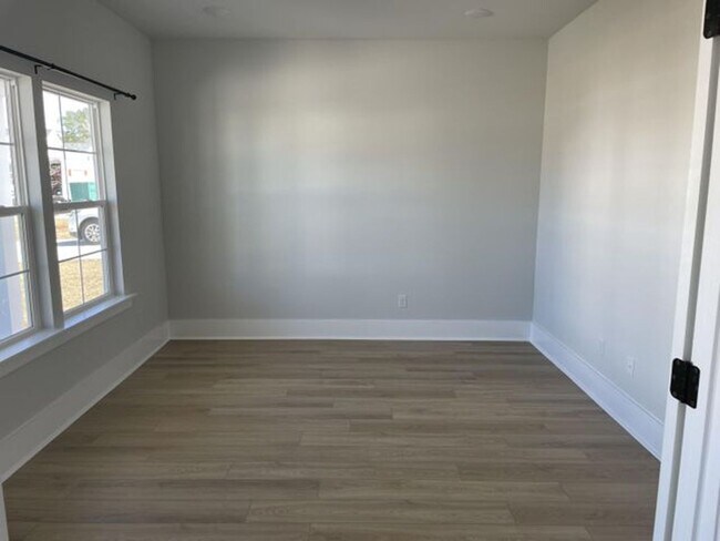 Building Photo - 445 Carrara Dr