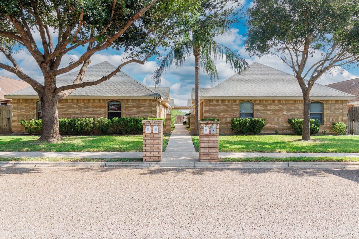 Foto principal - 1908 Bahamas Dr