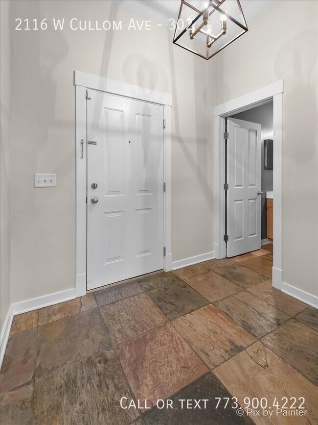 Foto del edificio - Sunny South Facing North Center 3 bed Cond...