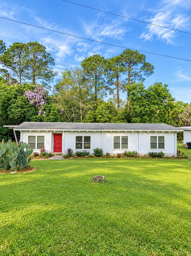 Building Photo - 208 Westminster Dr
