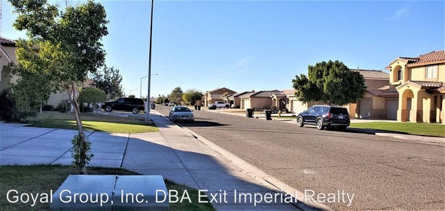 Building Photo - 5 br, 3 bath House - 1244 Paseo Camino Real
