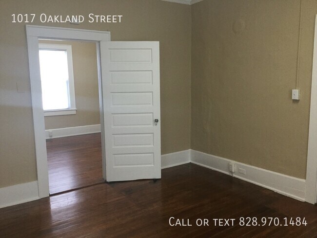 Foto del edificio - 1017 Oakland St