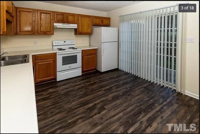 Building Photo - 2128 Walnut Bluffs Ln
