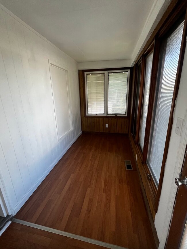 Building Photo - 1013 Glider Ave