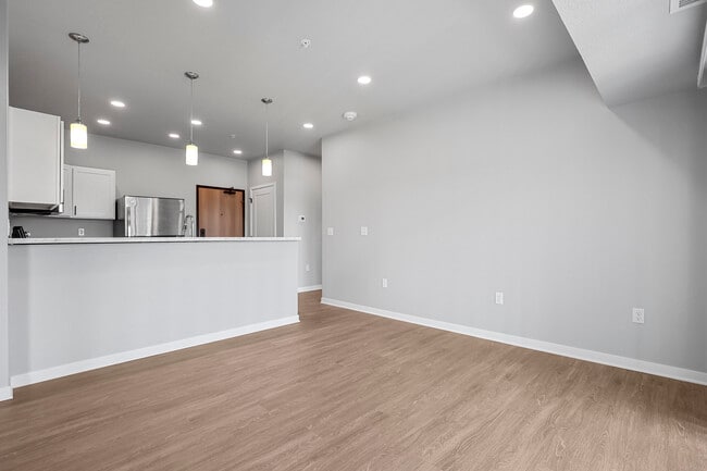 Building Photo - Center Stage