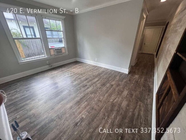 Building Photo - 420 E Vermilion St