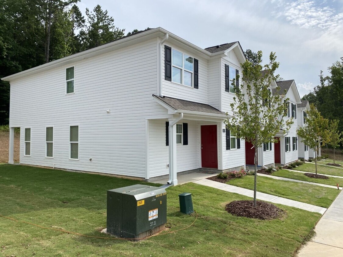 Primary Photo - 3 Bedroom 2.5 Bathroom Townhouse!