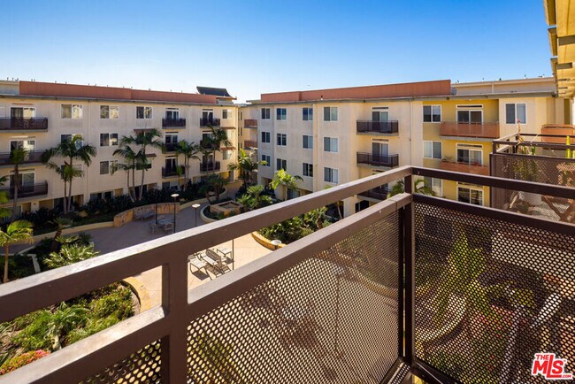 Foto del edificio - 13200 Pacific Promenade