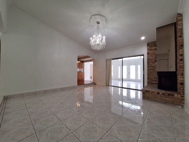 Foto del edificio - Spacious 4-Bed, 3-Bath Belle Isle Home wit...
