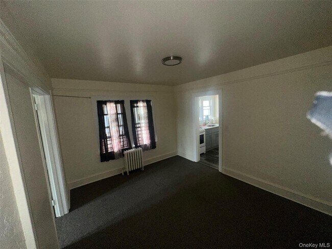 Building Photo - 14 Van Cott Ave