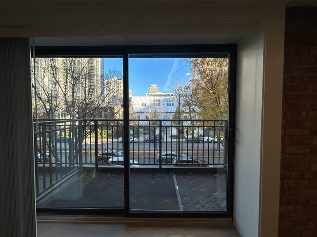 Foto del edificio - 1254 N La Salle Dr