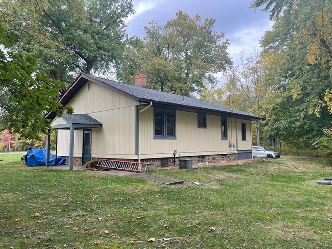 Foto del edificio - 2 bedrooms in Chippewa Township ~