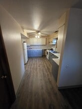 Building Photo - 527 S 12th St