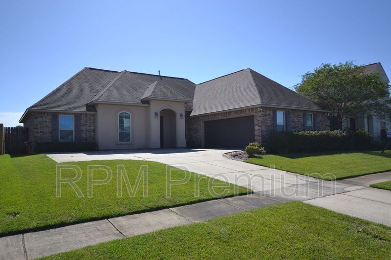 2604 Boudreaux Ave, Zachary, LA 70791 House for Rent in Zachary, LA