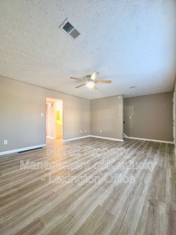 Foto del edificio - 3493 Sutherland Dr