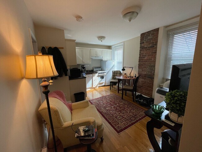 Foto del edificio - VERY NICE ONE BED IN NORTH END!!