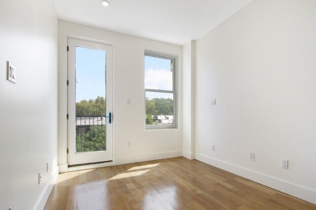 Foto principal - 924 Myrtle Ave