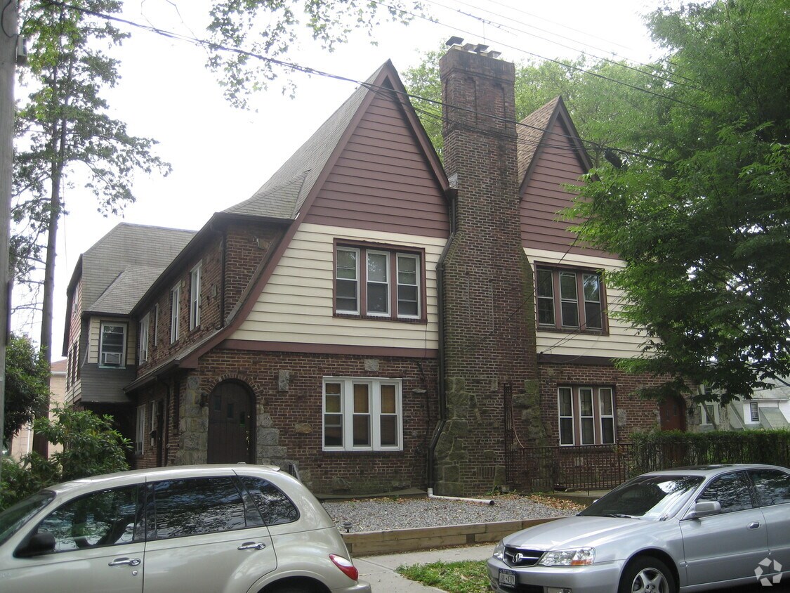 Building Photo - 189-02 35th Ave