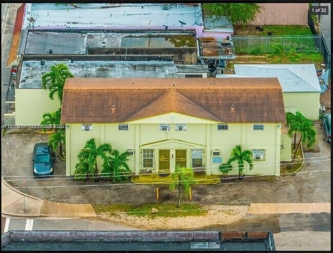 Foto del edificio - 1500 NW 69th Ter