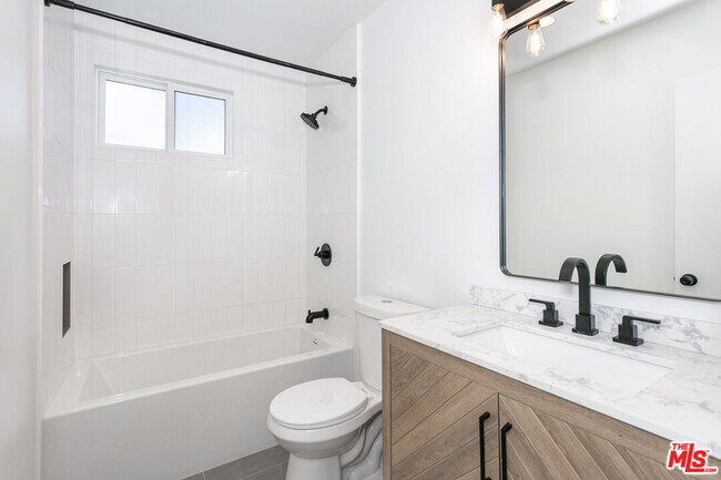 Foto del edificio - 955 Croft Ave