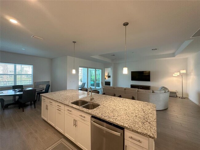 Building Photo - 25060 Longmeadow Dr