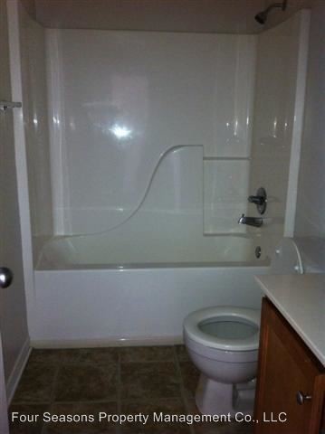 Building Photo - 1 br, 1 bath House - 109 Spruce Street