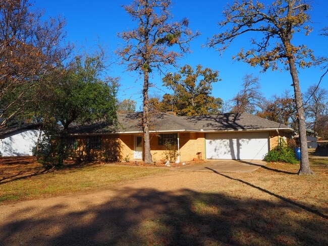 Foto del edificio - 118 Perkins Rd