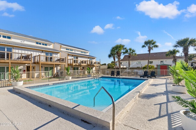 Foto del edificio - 8115 Thomas Dr