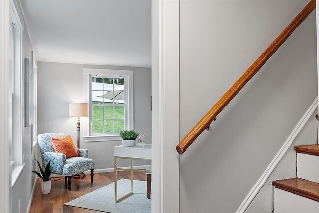 Building Photo - 193 St Mary St